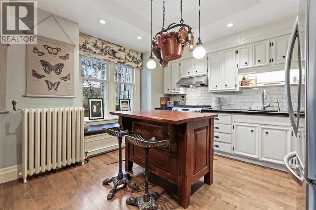 Single Family House for Sale in  Shelbourne Street SW Scarboro Calgary 