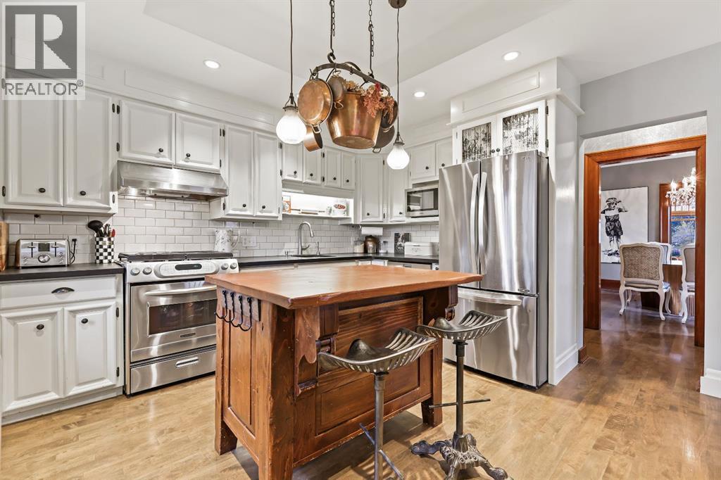 Single Family House for Sale in  Shelbourne Street SW Scarboro Calgary 