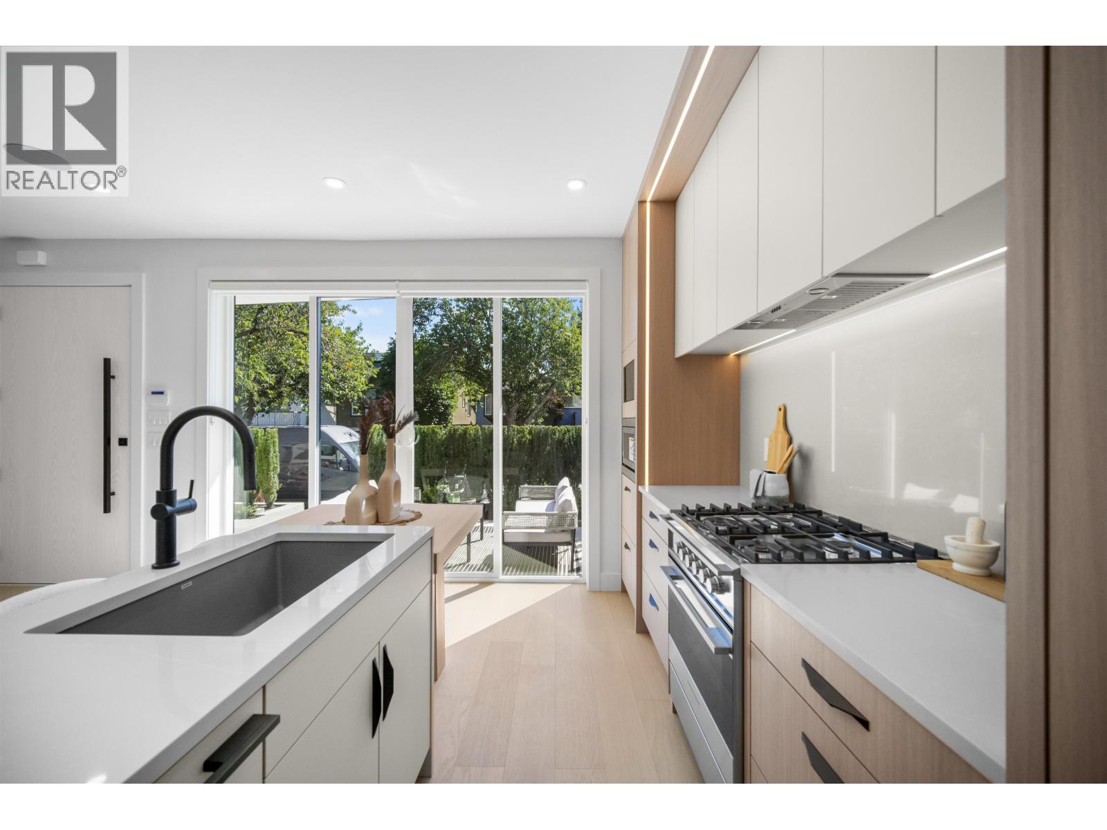 1 5033 PRINCE ALBERT STREET, Vancouver