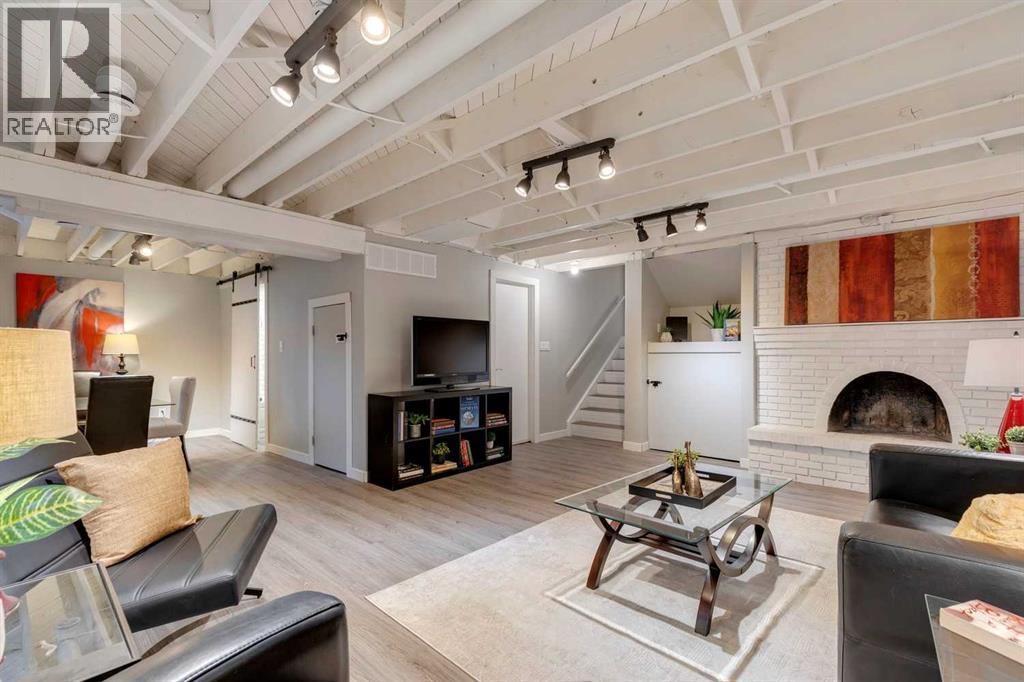 Single Family House for Sale in  Varmoor Road NW Varsity Calgary 