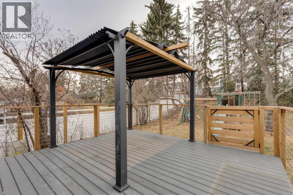 Single Family House for Sale in  Varmoor Road NW Varsity Calgary 