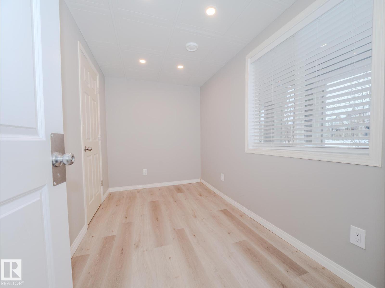 #20 2072 WONNACOTT WY SW, Edmonton