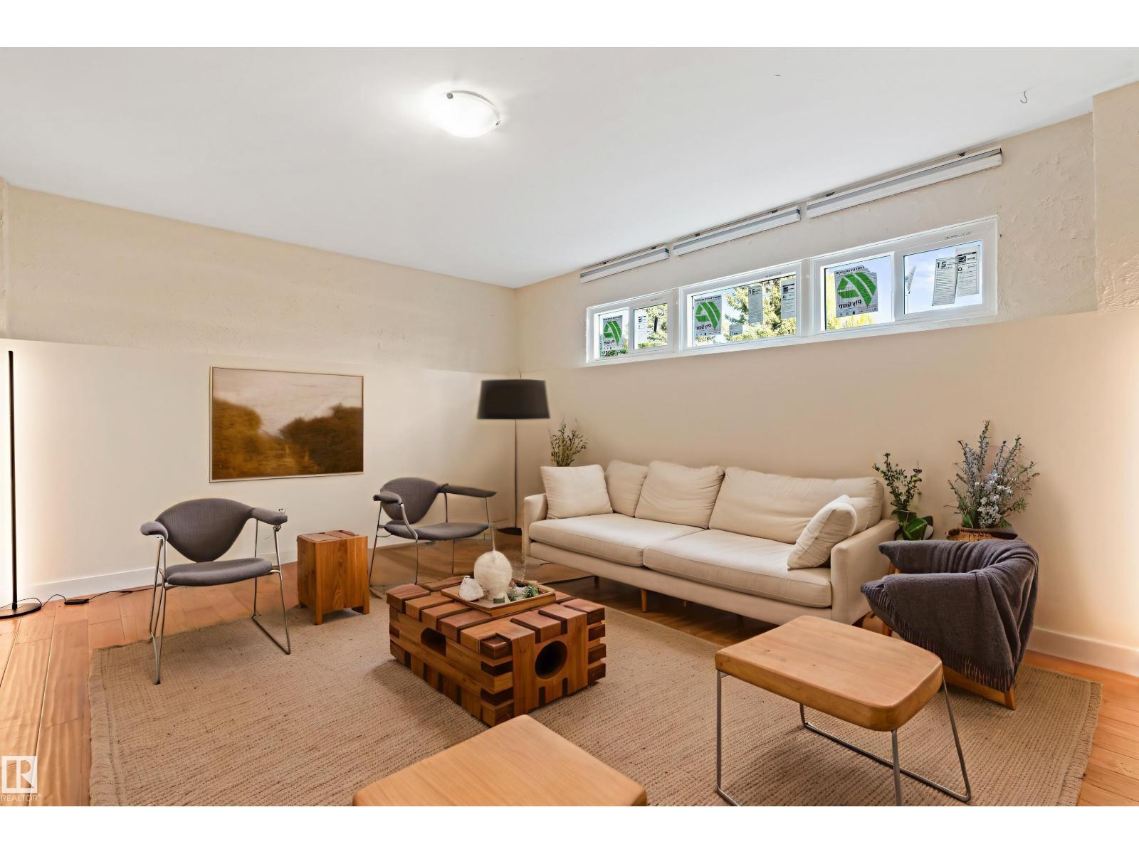 7203 93 AV NW, Edmonton