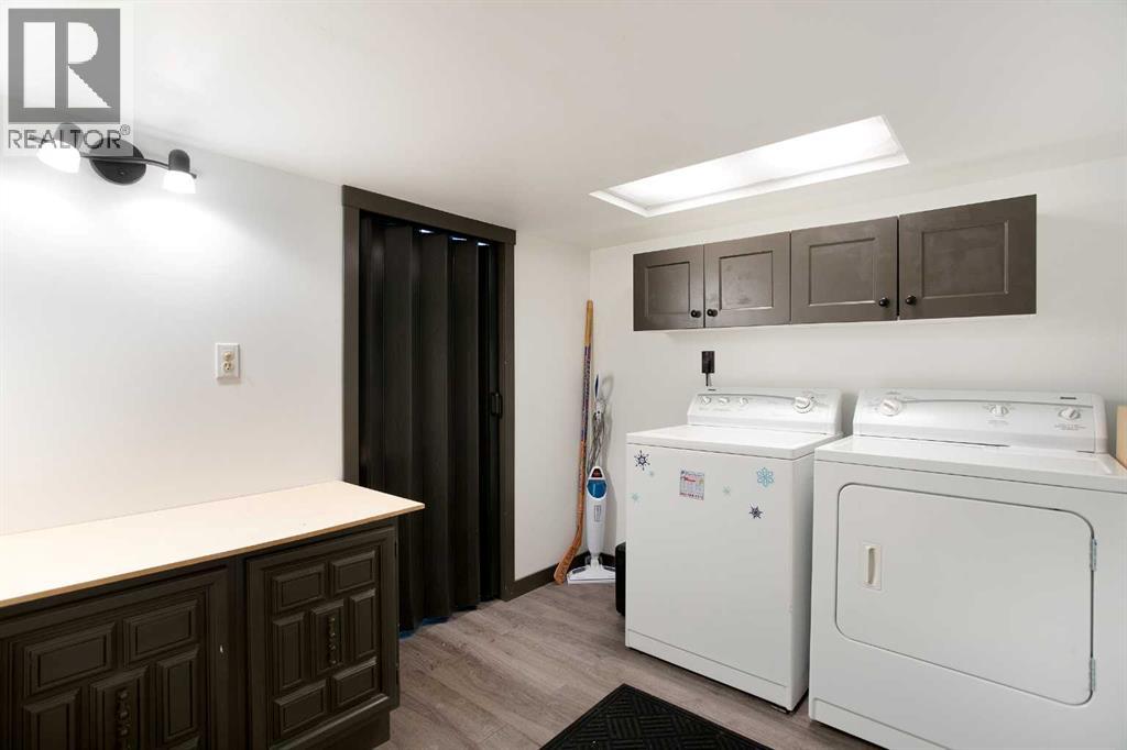 Single Family House Bungalow for Sale in  Kelwood Drive SW Glendale Calgary 