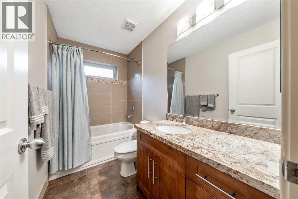 Single Family House for Sale in    Avenue NE Renfrew Calgary 