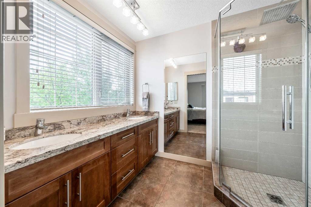 Single Family House for Sale in    Avenue NE Renfrew Calgary 