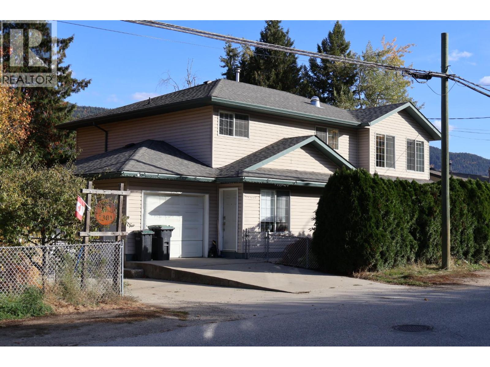 2301 10th Avenue, Castlegar