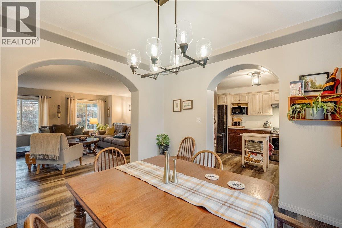 2301 10th Avenue, Castlegar