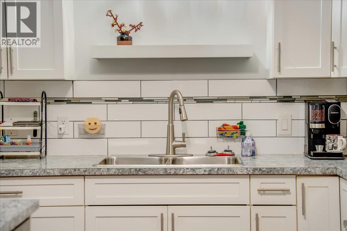 2301 10th Avenue, Castlegar