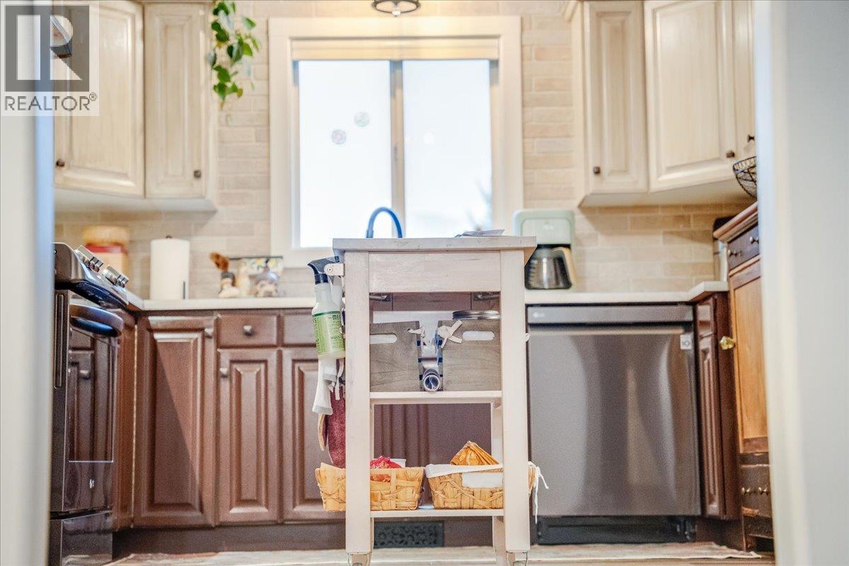 2301 10th Avenue, Castlegar