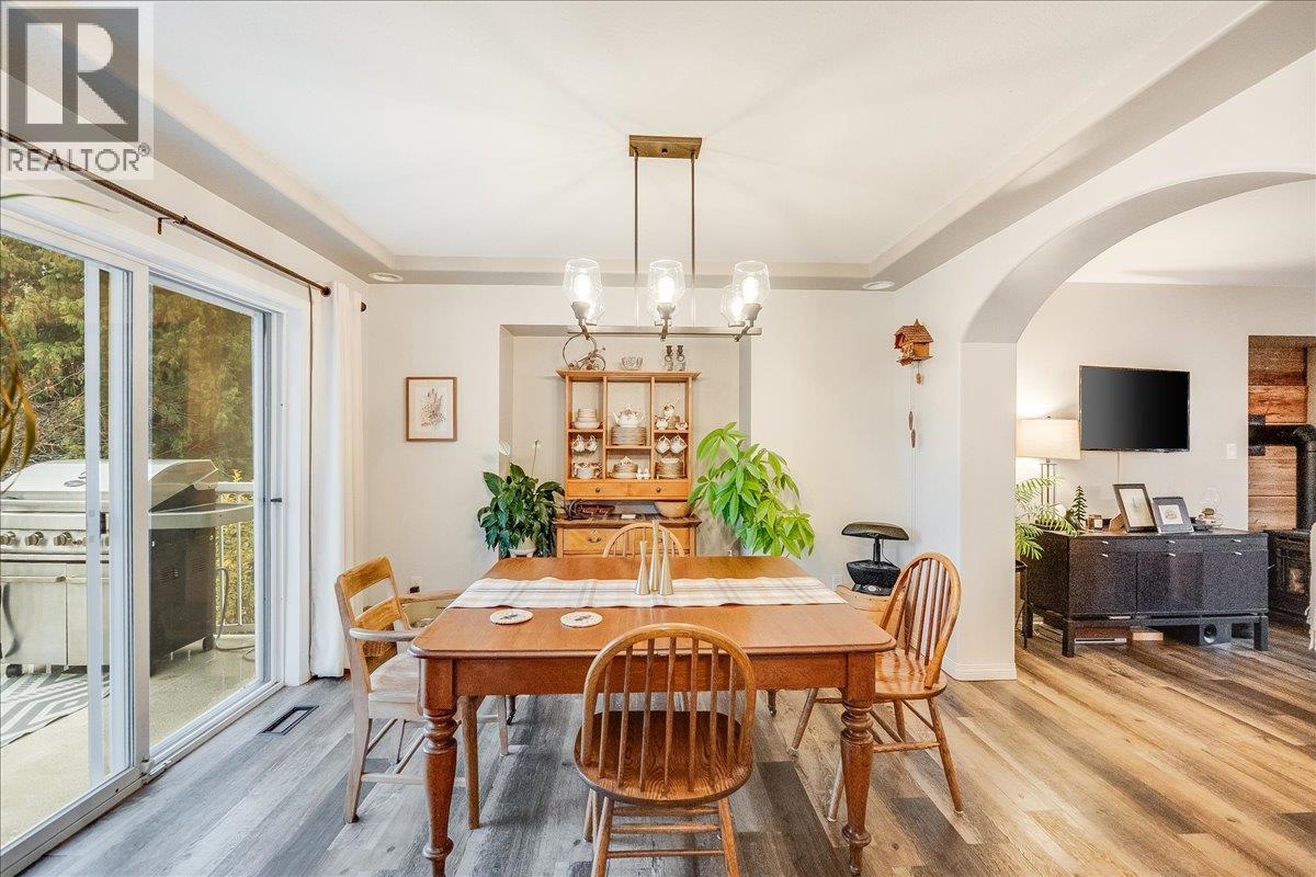 2301 10th Avenue, Castlegar