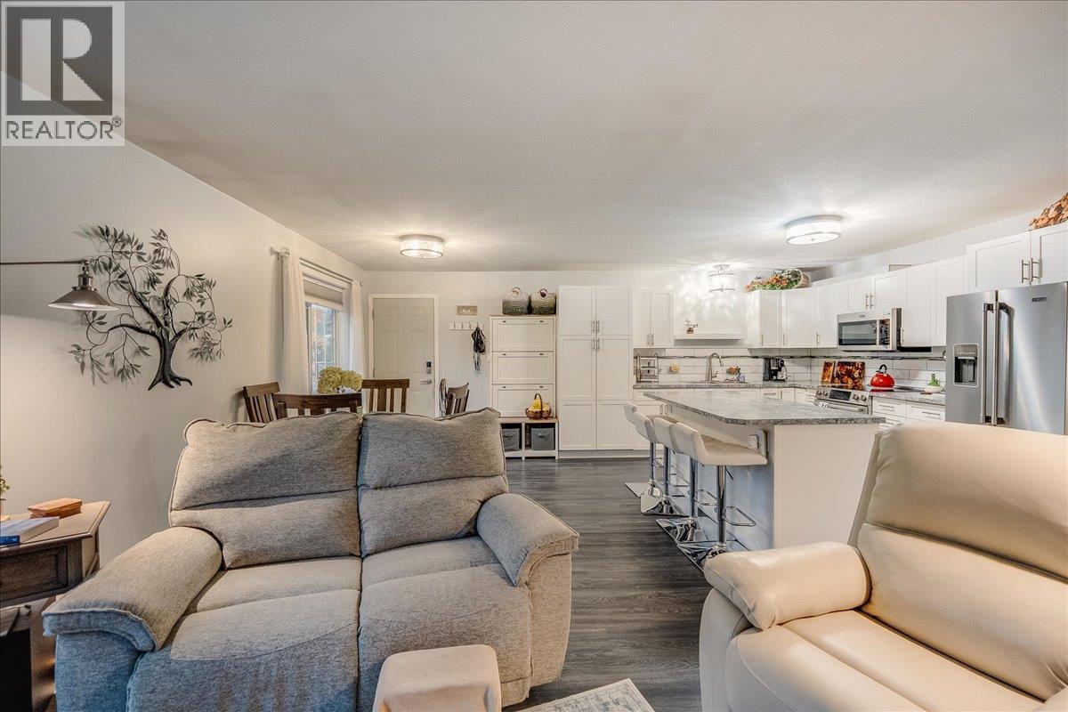 2301 10th Avenue, Castlegar