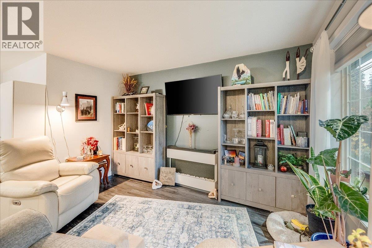 2301 10th Avenue, Castlegar