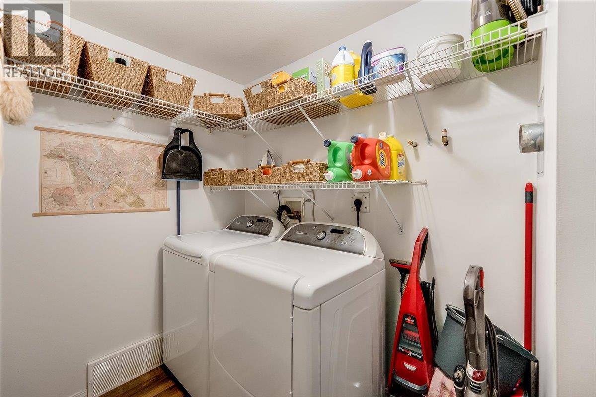 2301 10th Avenue, Castlegar