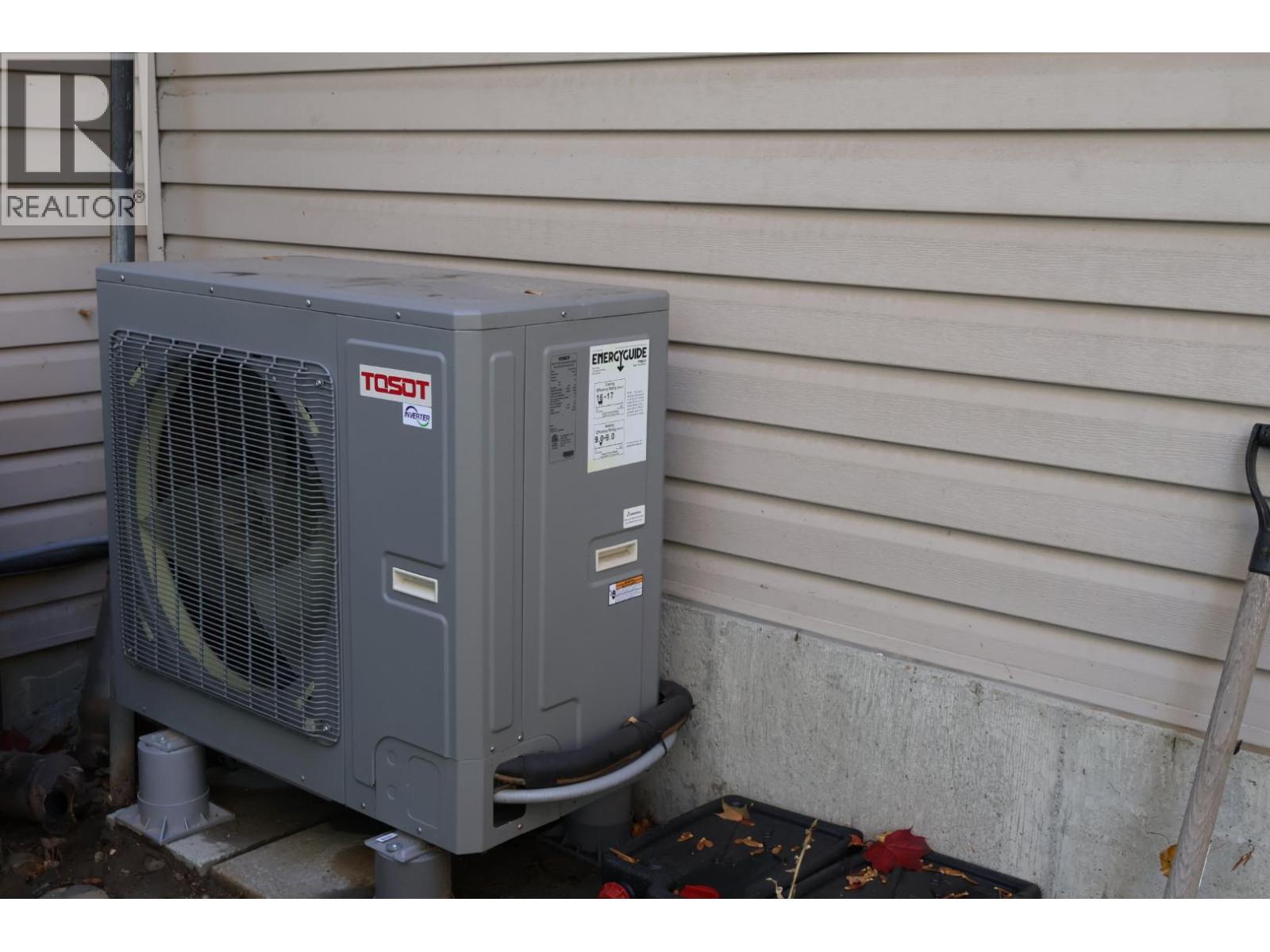 2301 10th Avenue, Castlegar