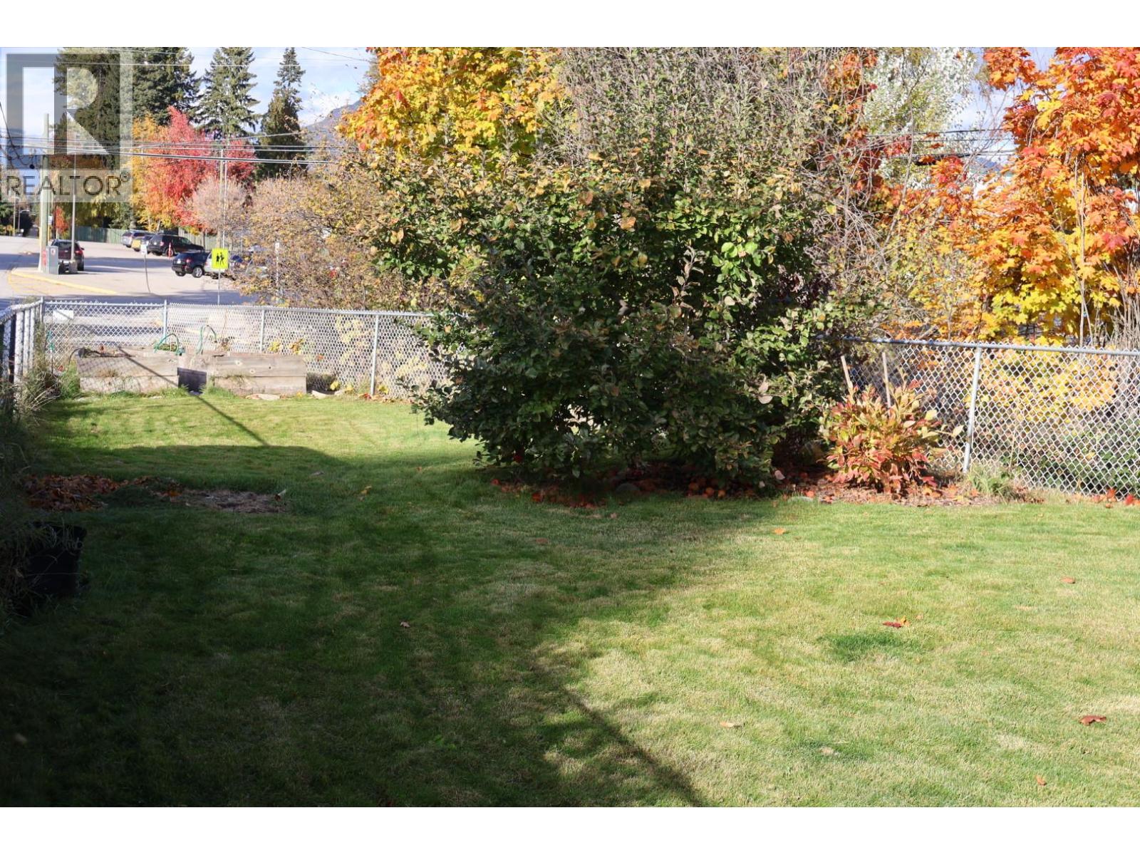 2301 10th Avenue, Castlegar