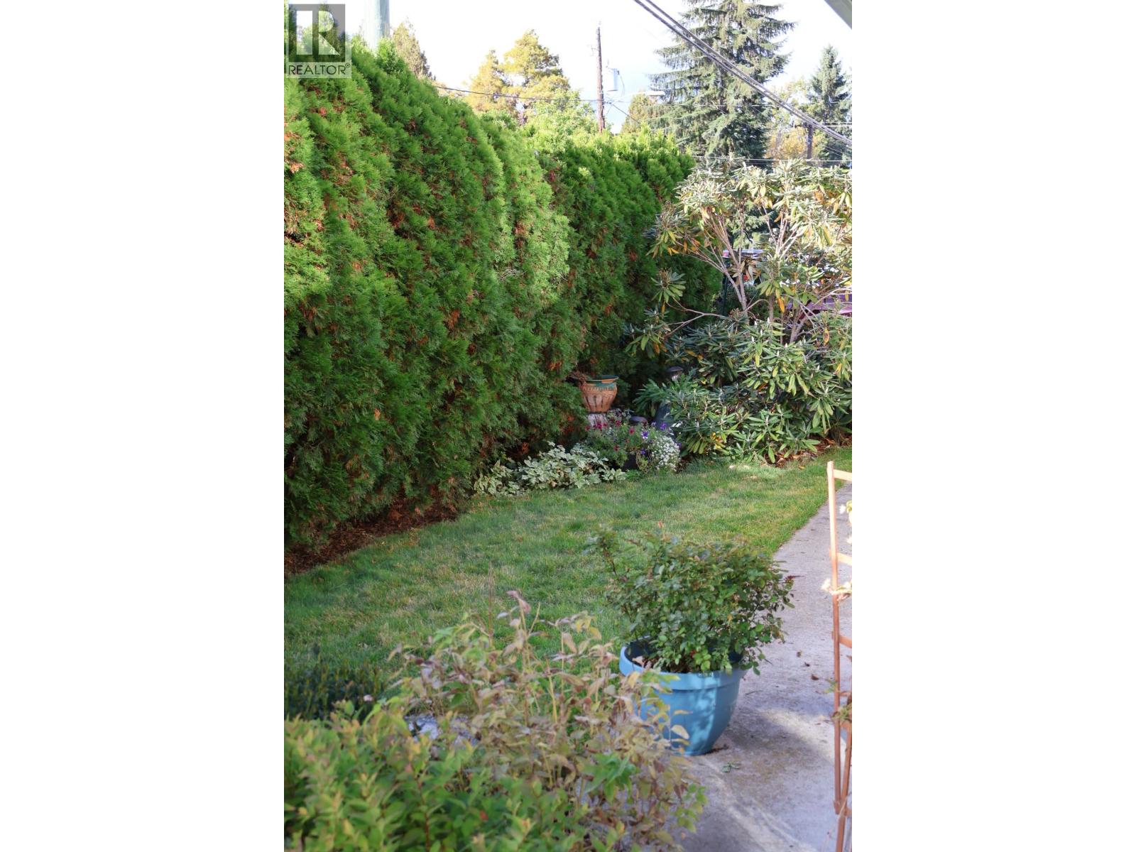 2301 10th Avenue, Castlegar