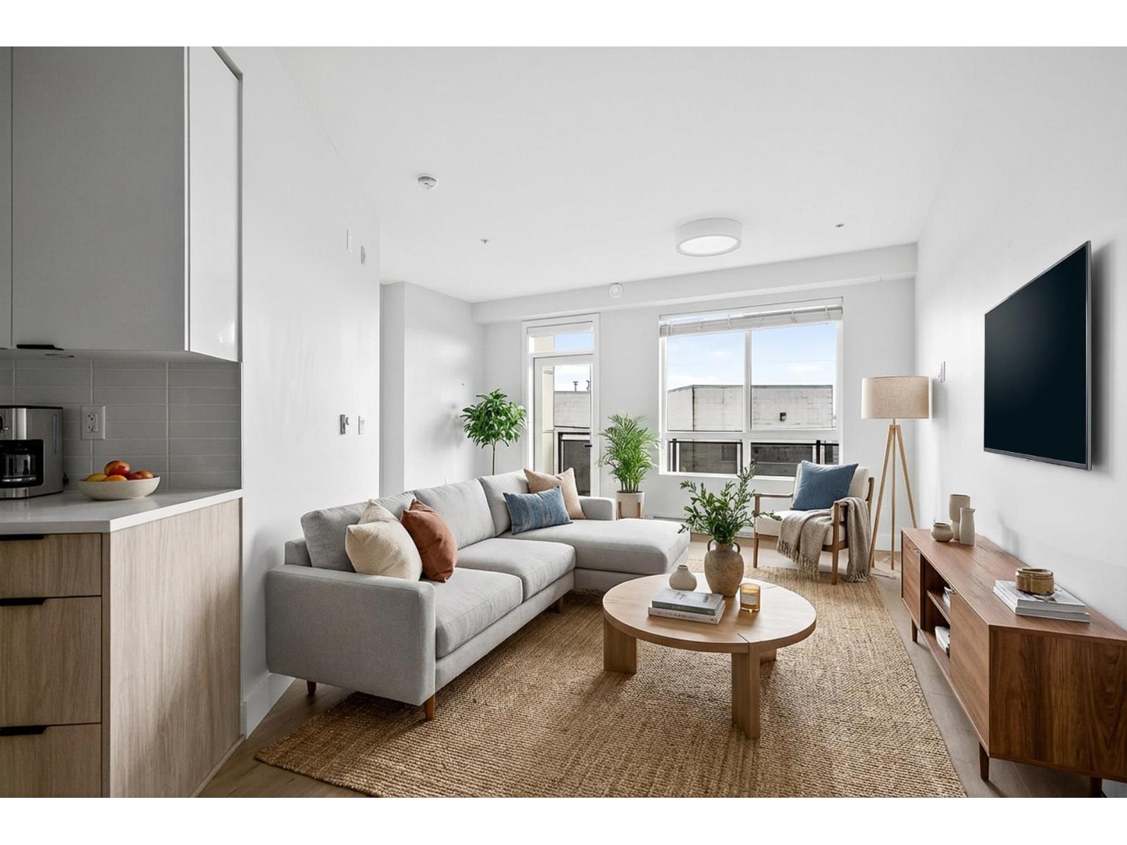 214 20061 FRASER HIGHWAY, Langley