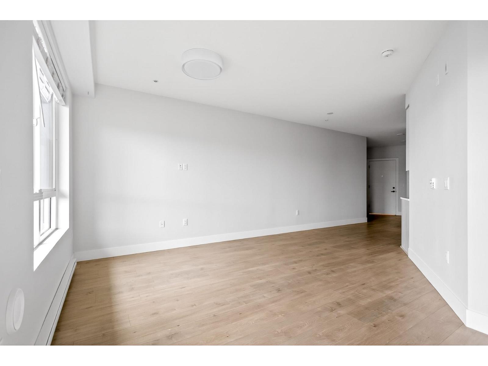 214 20061 FRASER HIGHWAY, Langley