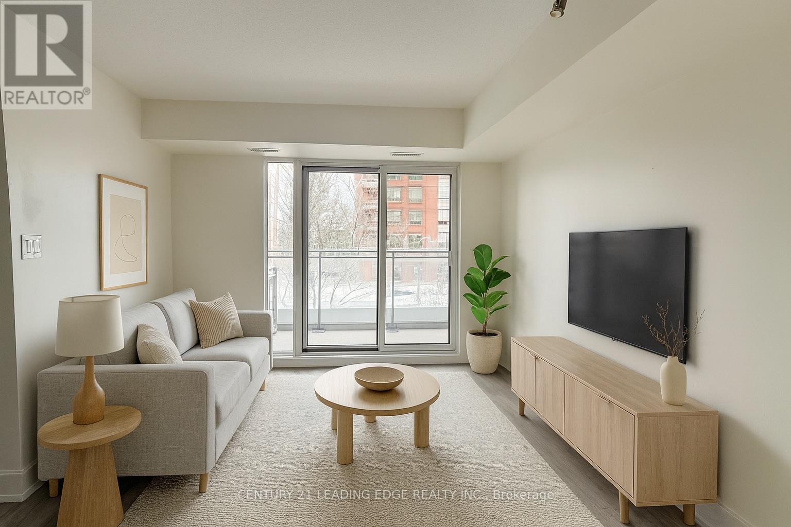 801 Sheppard Avenue West 215