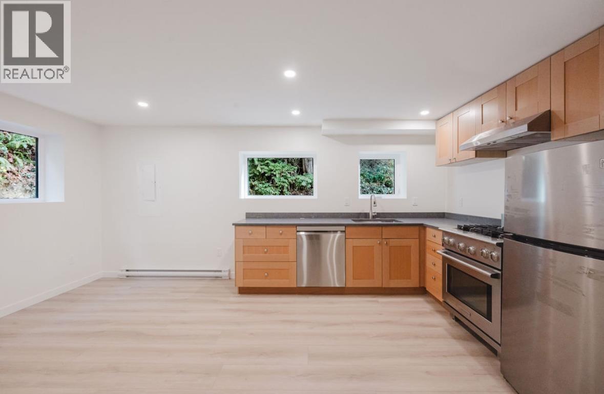 6960 SUNSHINE COAST HIGHWAY, Sechelt