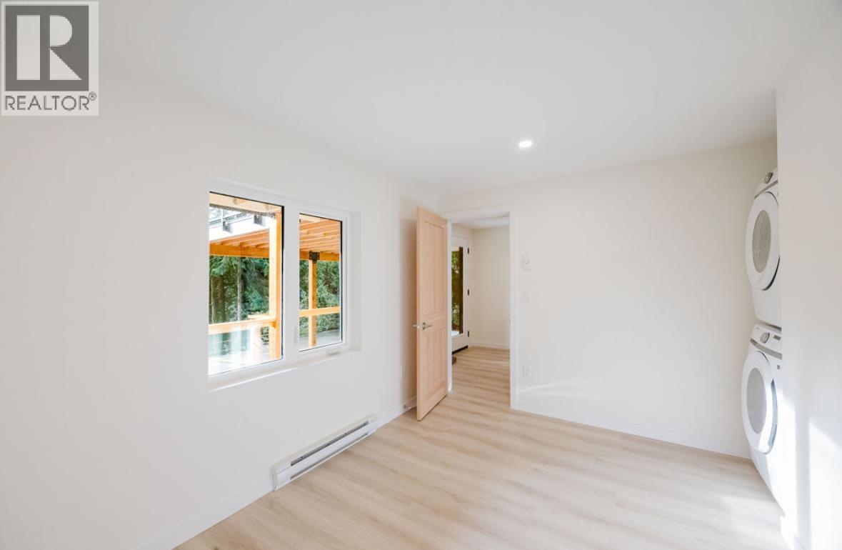 6960 SUNSHINE COAST HIGHWAY, Sechelt