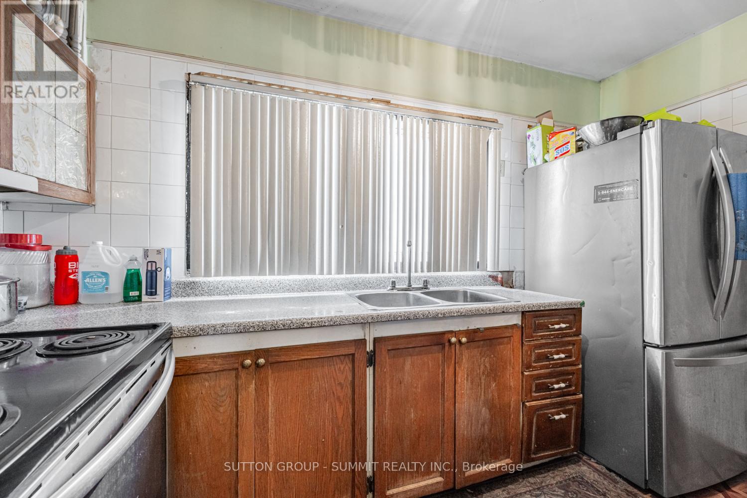 #58 2901 JANE STREET - 18