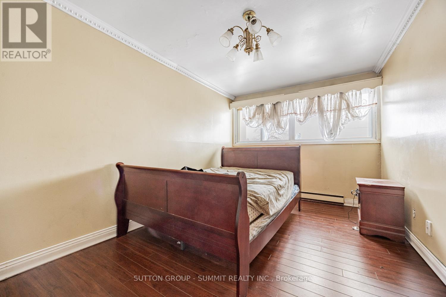 #58 2901 JANE STREET - 23