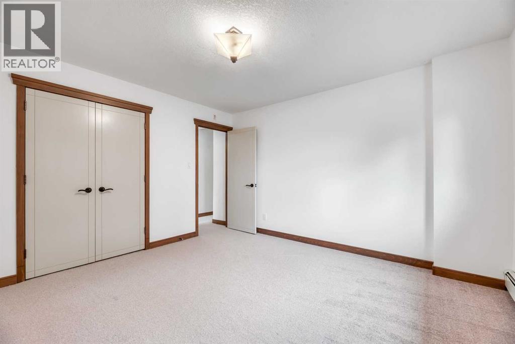 Single Family House for Sale in    Avenue SW Windsor Park Calgary 