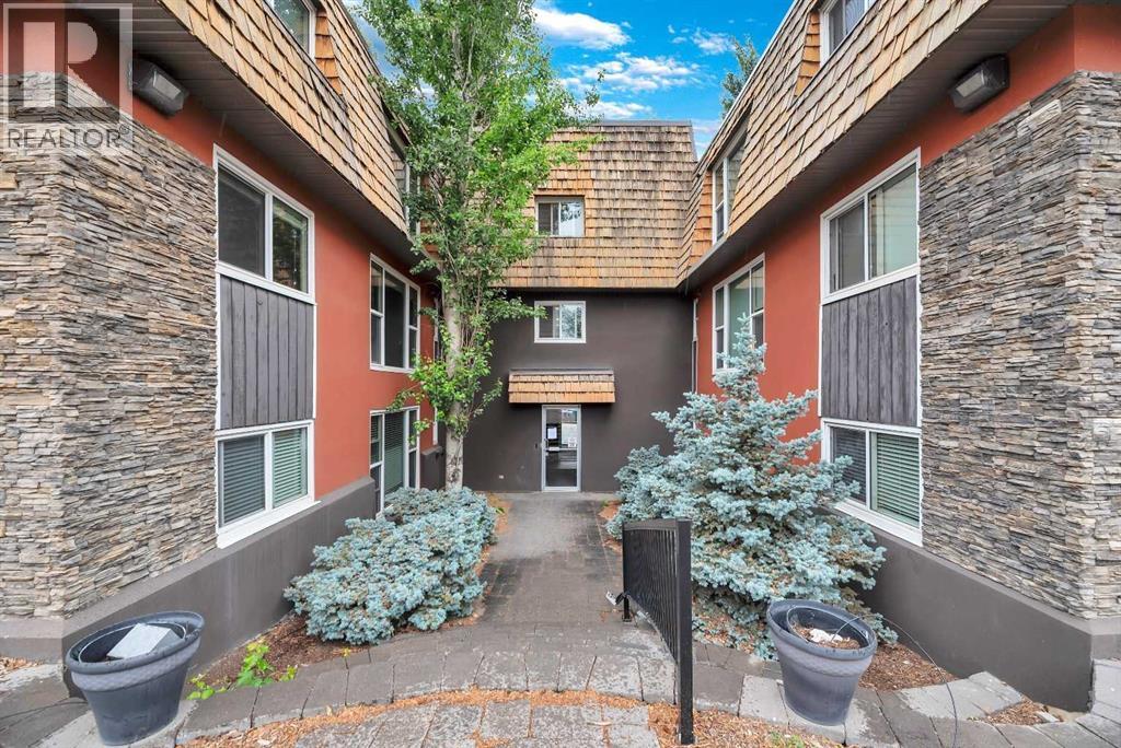 Single Family House for Sale in    Avenue SW Windsor Park Calgary 