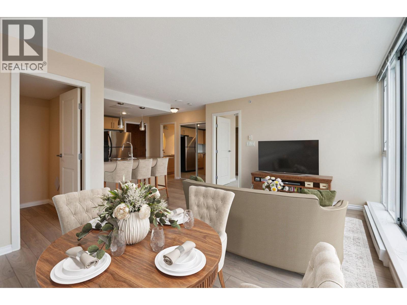 2008 550 TAYLOR STREET, Vancouver