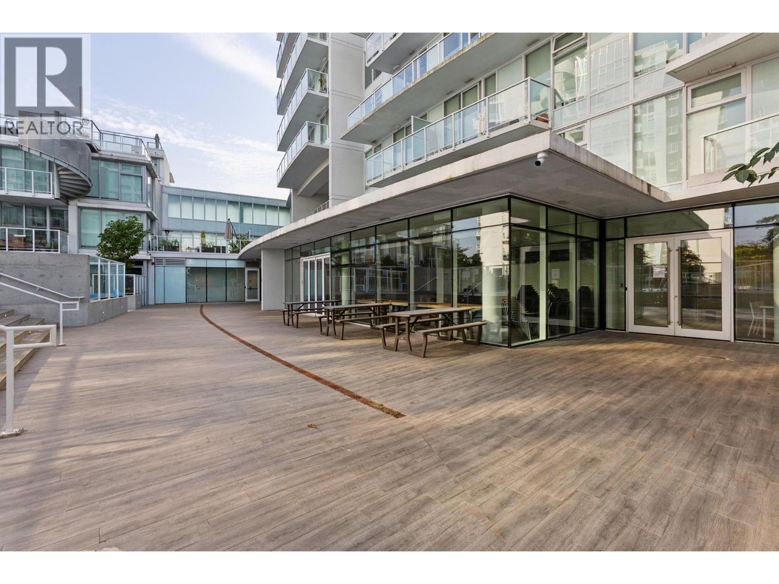 503 4638 GLADSTONE STREET, Vancouver