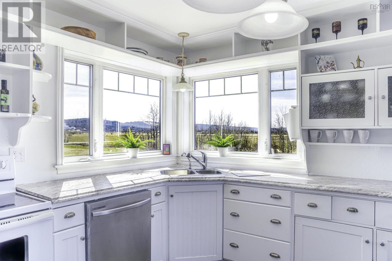 Property 35 of 47 of 215 Cloverdale Drive