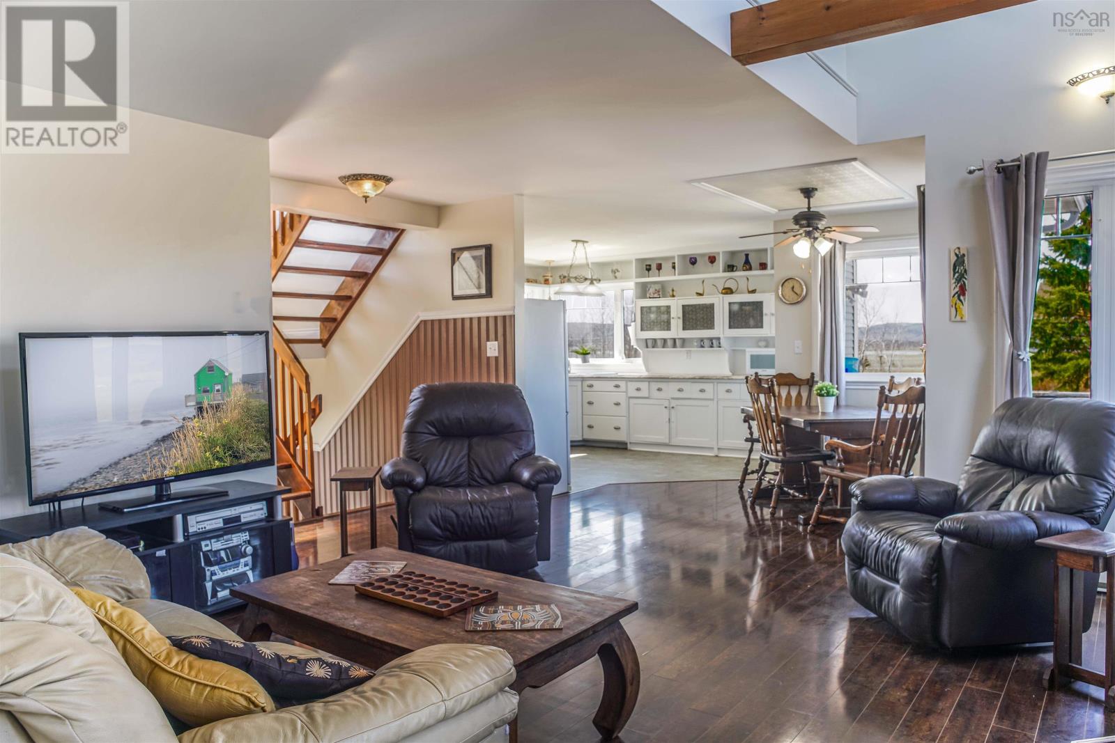 Property 45 of 47 of 215 Cloverdale Drive