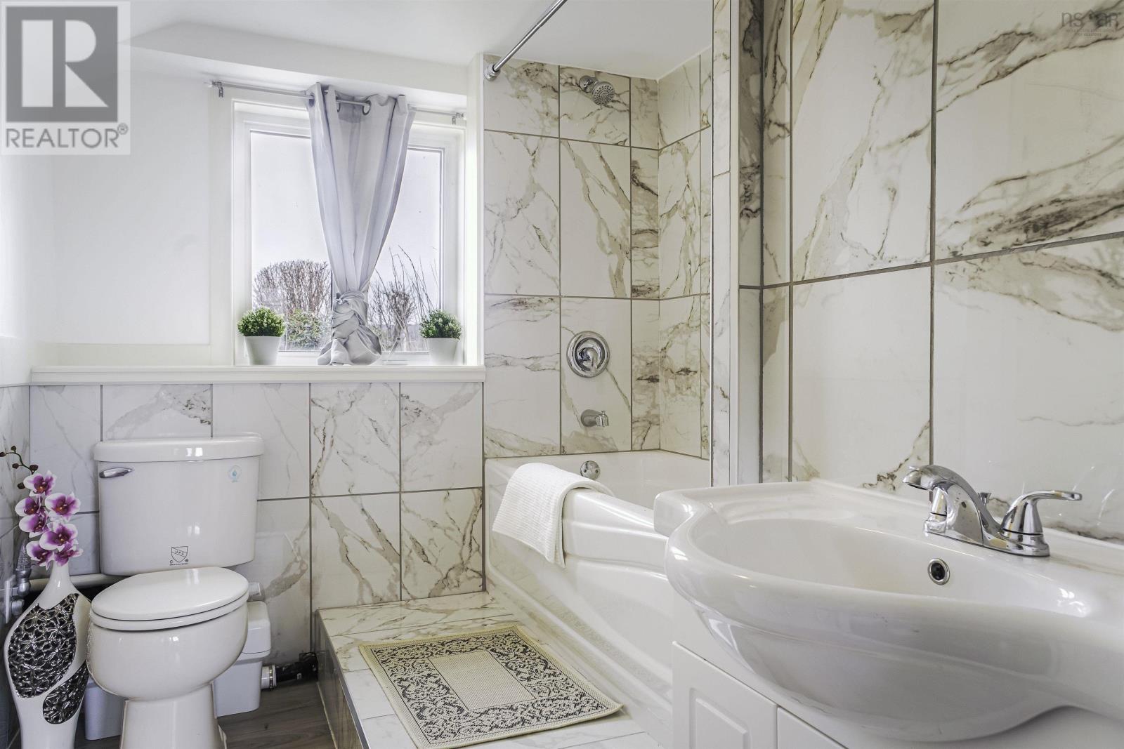 Property 37 of 47 of 215 Cloverdale Drive