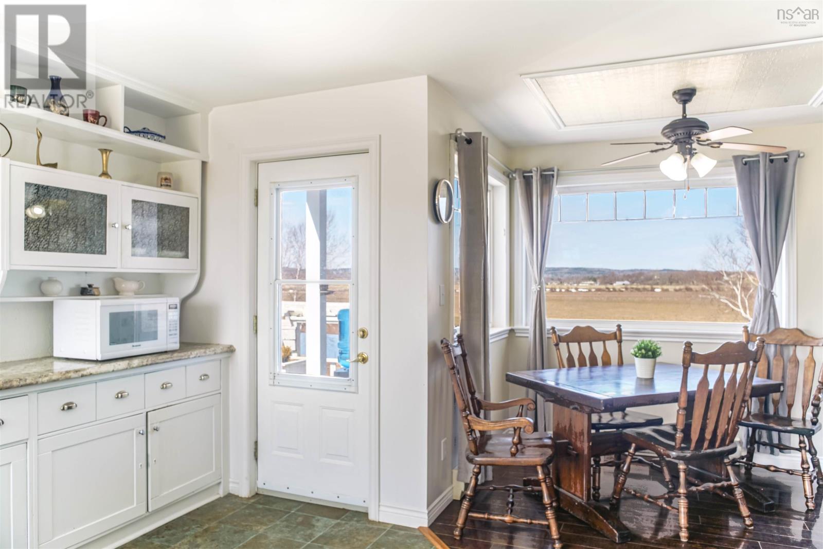 Property 43 of 47 of 215 Cloverdale Drive