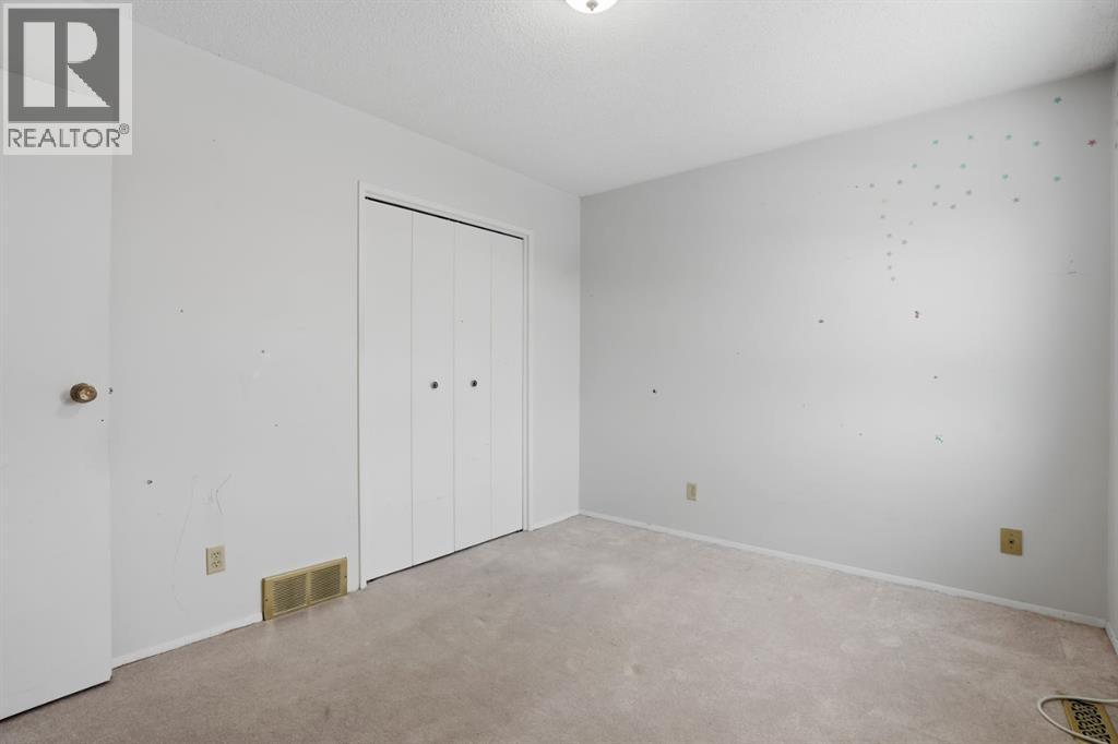 Single Family House for Sale in   Street SE Penbrooke Meadows Calgary 