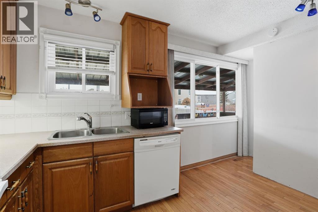 Single Family House for Sale in   Street SE Penbrooke Meadows Calgary 