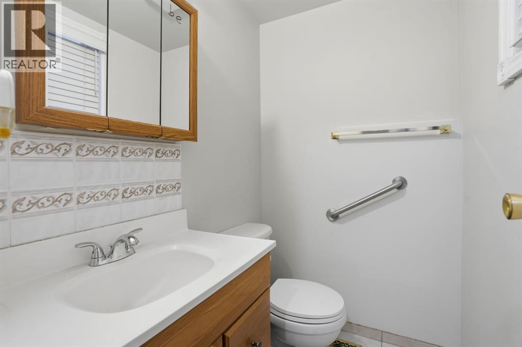 Single Family House for Sale in   Street SE Penbrooke Meadows Calgary 