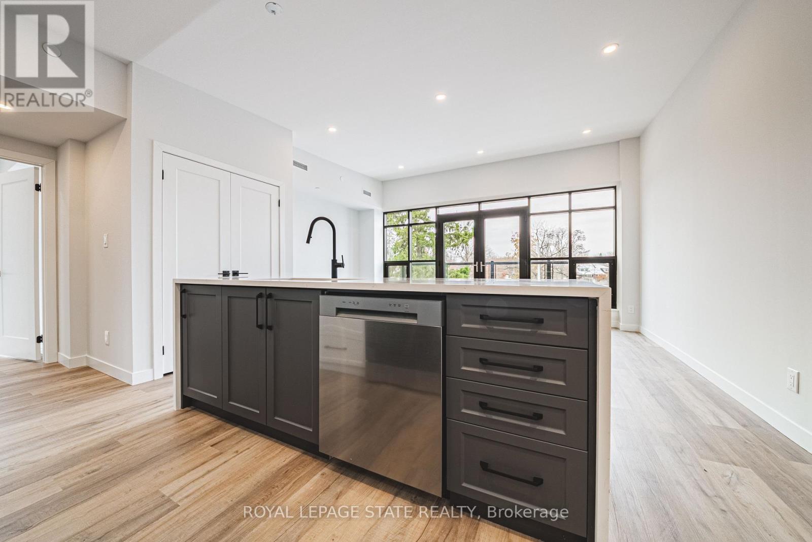 Single Family House for Sale in  SANITORIUM ROAD Hamilton (Mountview) 