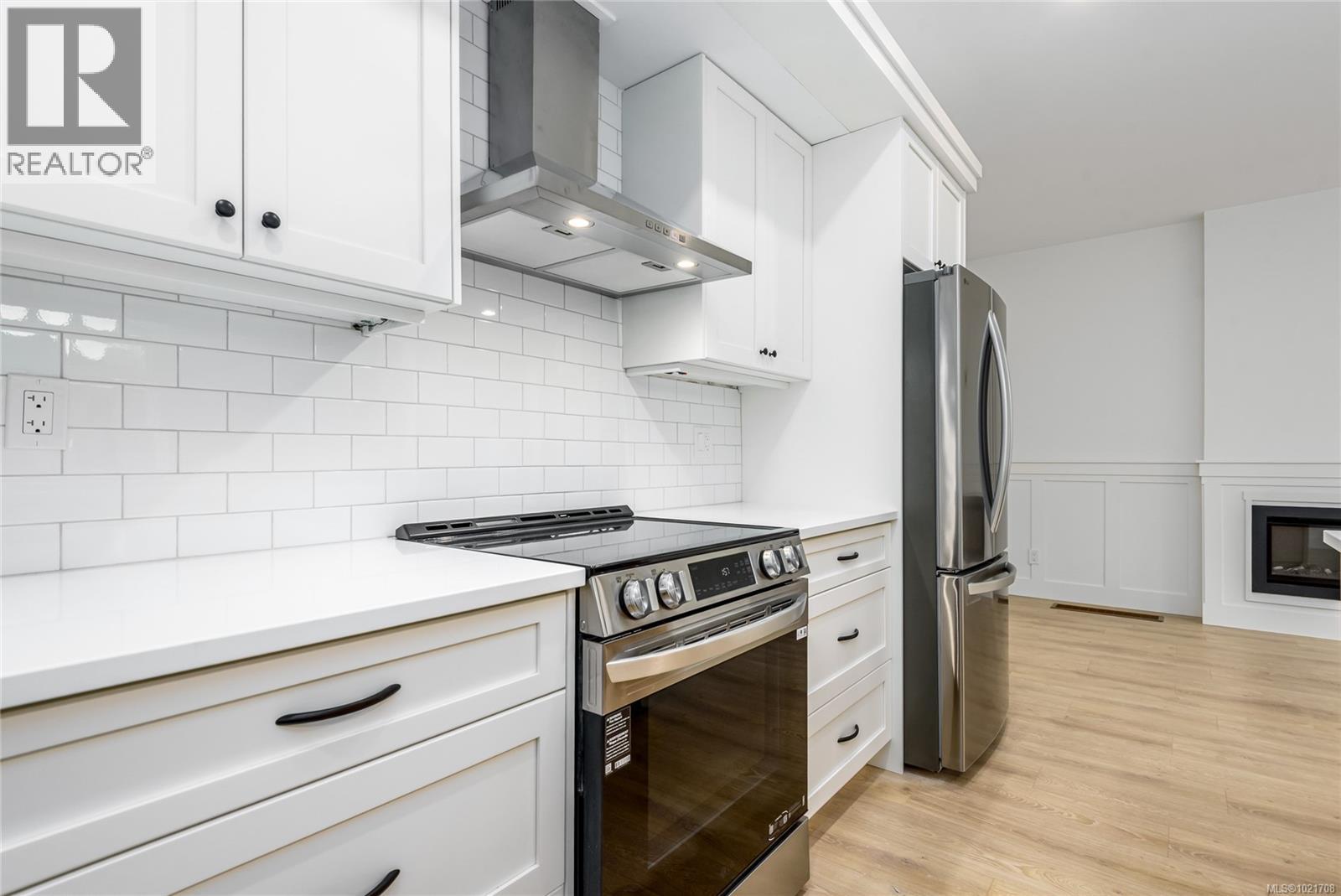 A 1044 Lazo Rd, Comox