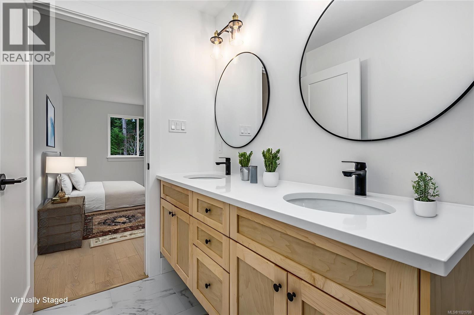 A 1044 Lazo Rd, Comox