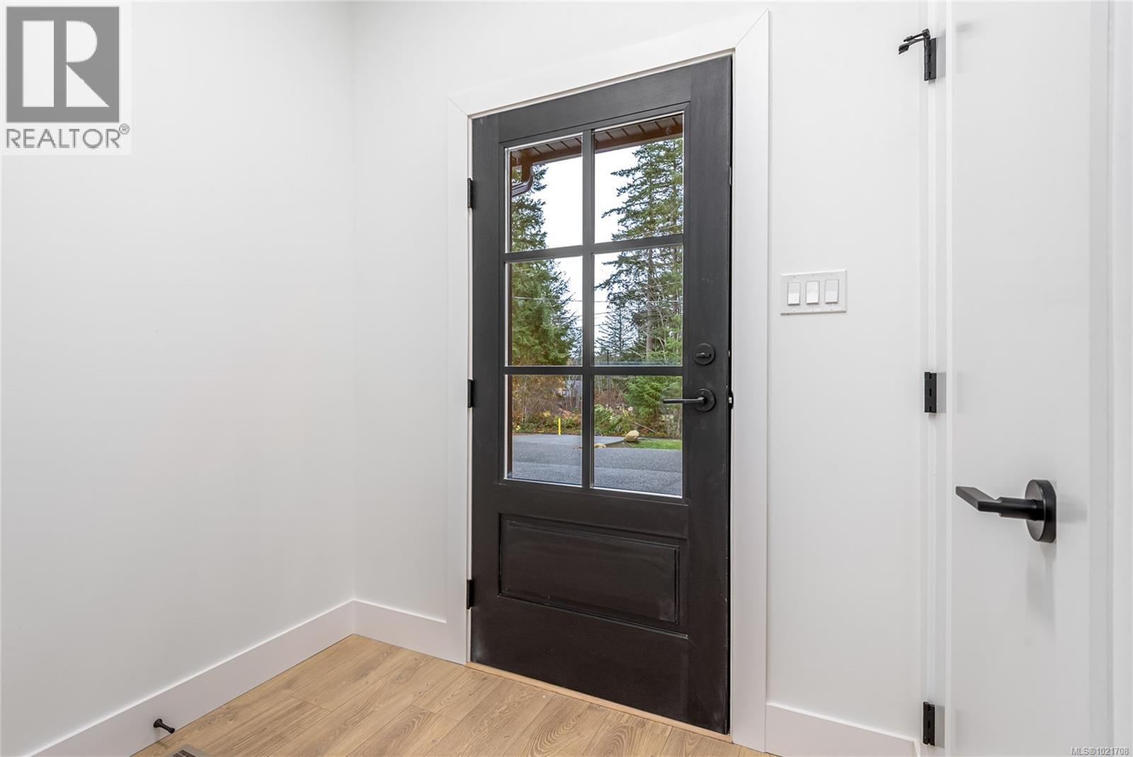 A 1044 Lazo Rd, Comox