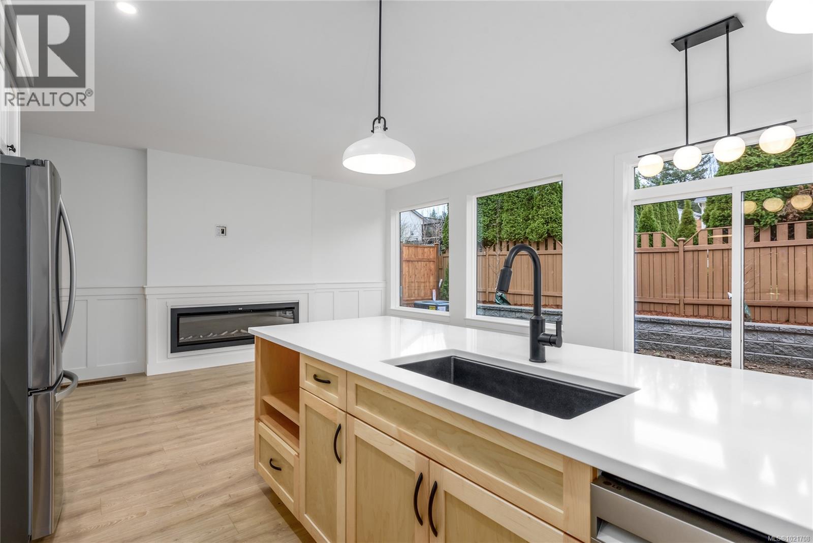 A 1044 Lazo Rd, Comox