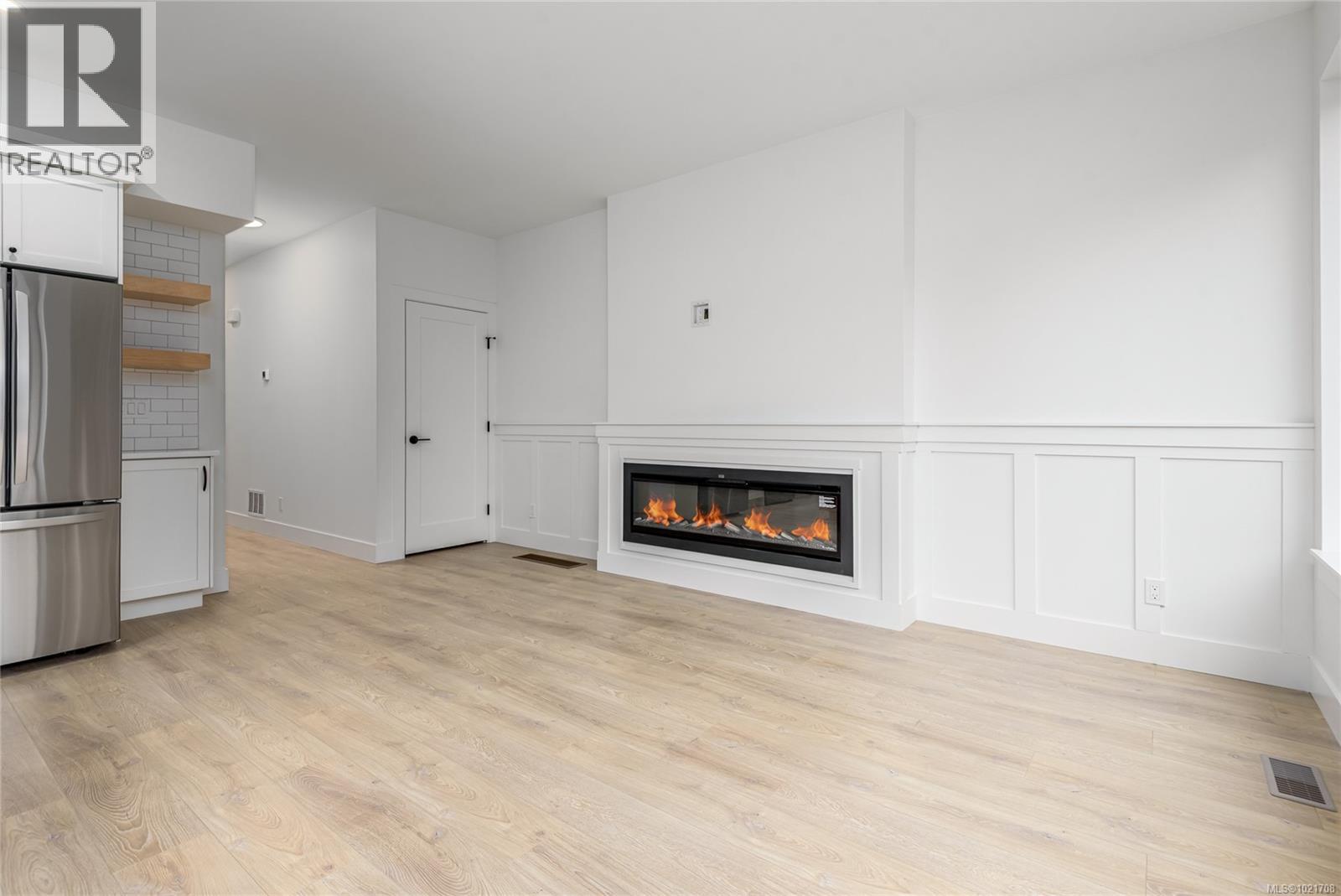 A 1044 Lazo Rd, Comox