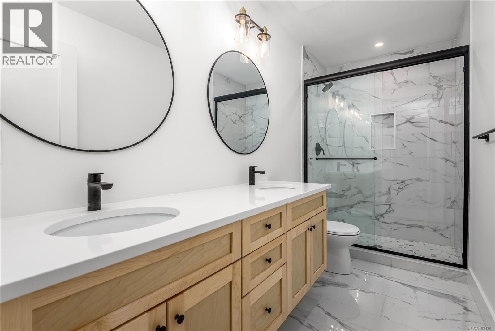 A 1044 Lazo Rd, Comox