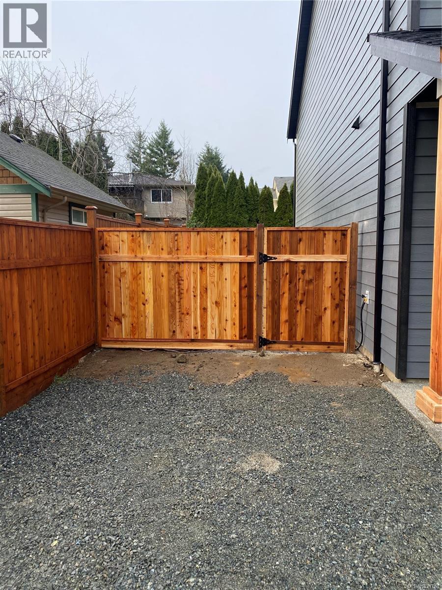 A 1044 Lazo Rd, Comox