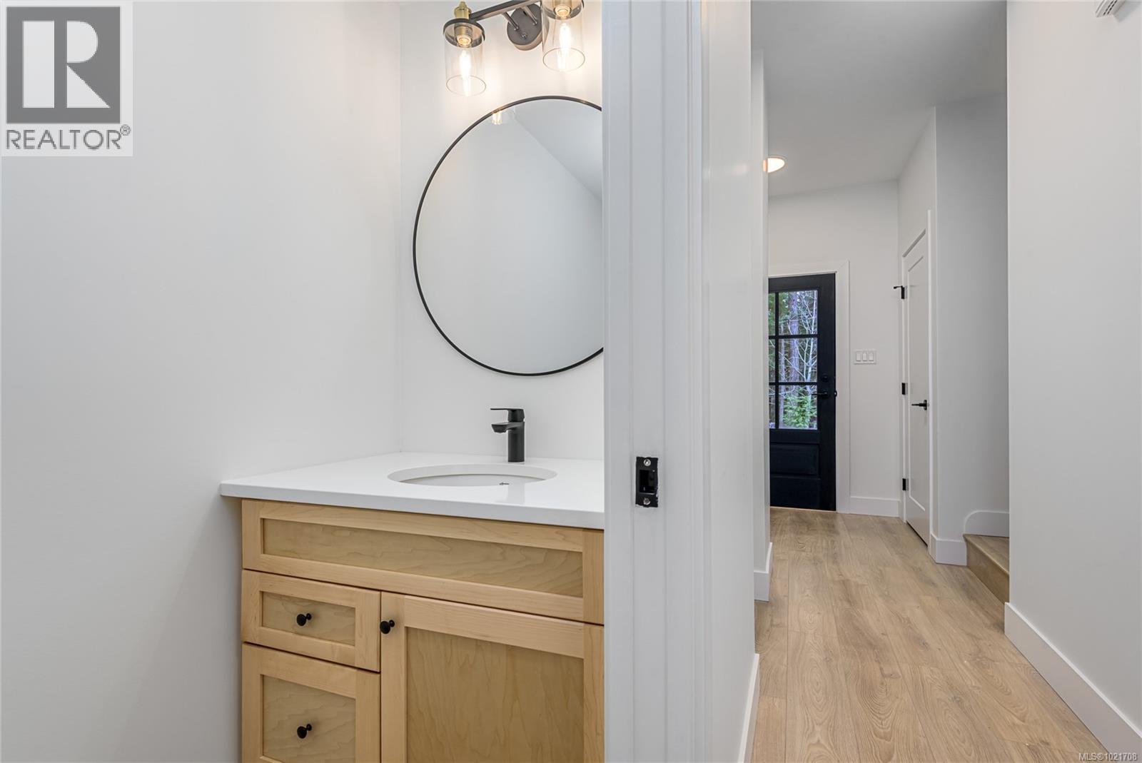 A 1044 Lazo Rd, Comox