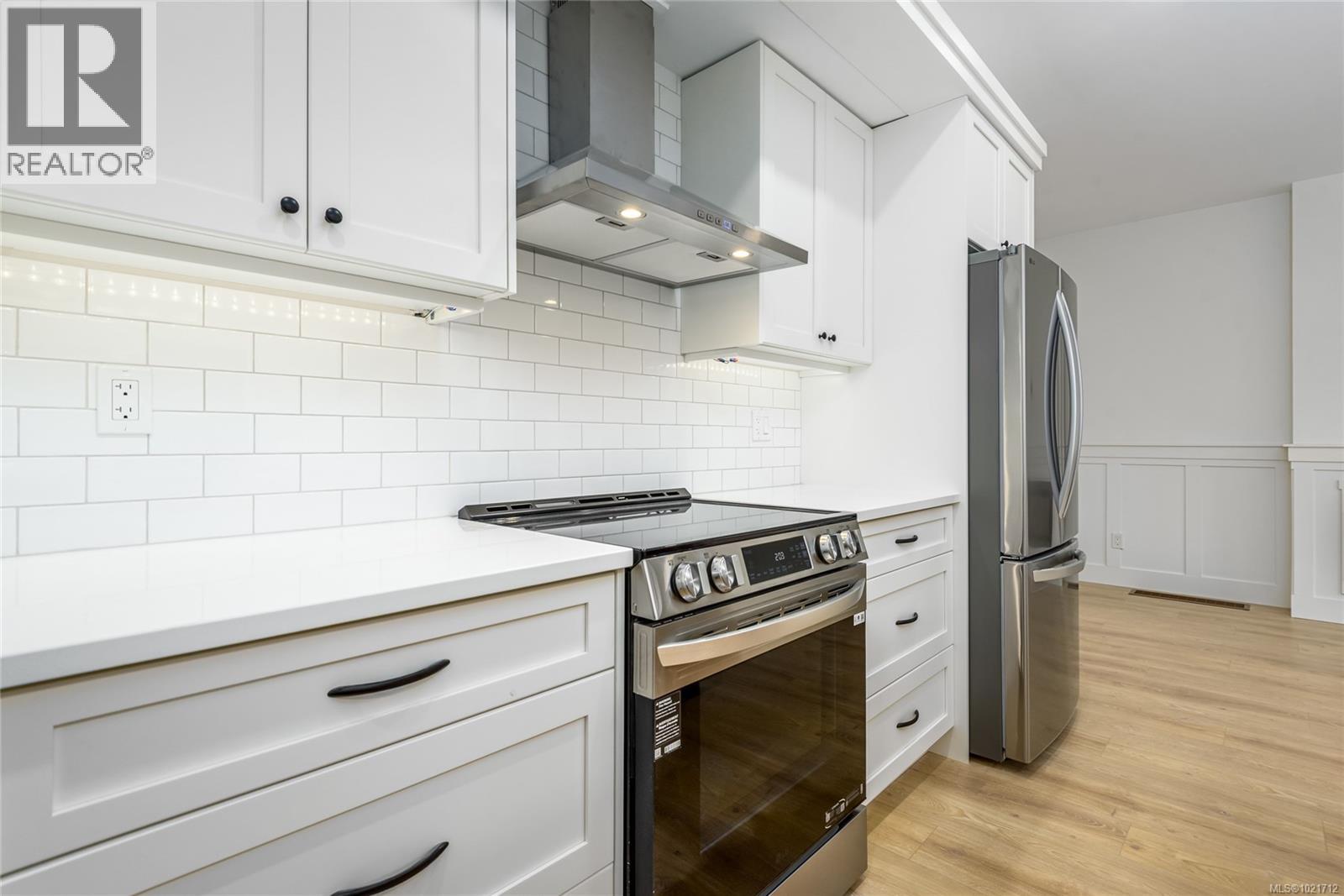 B 1044 Lazo Rd, Comox