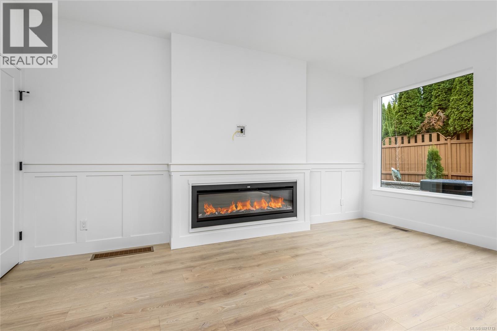 B 1044 Lazo Rd, Comox